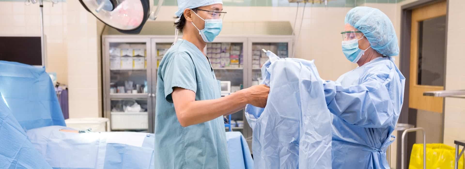 https://www.bodyguardus.com/upload/slaytlar/sterile-surgical-gown-level-3-sfs-aami-aatc-127--42-asdm-f1671-a2a0.jpg